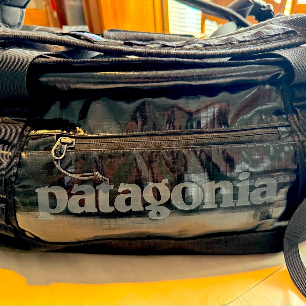 🔥RETIRED LIKE NEW PATAGONIA DUFFEL BACKPACK 40L🔥

SHINY BLACK HOLE VERSION